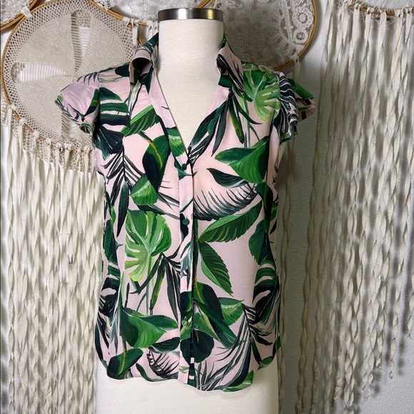 Alice + Olivia Randa Ruffle Henly Top in Silk Palm Print Size XS - Picture 9 of 13